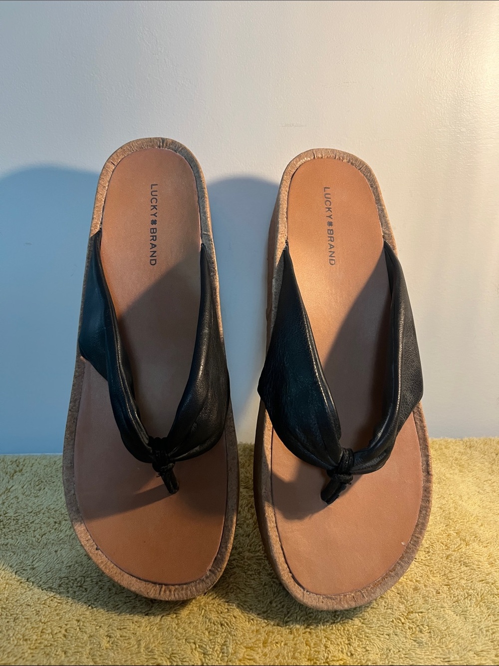 Lucky Brand Black Leather Knot Thong Sandals Size 9M